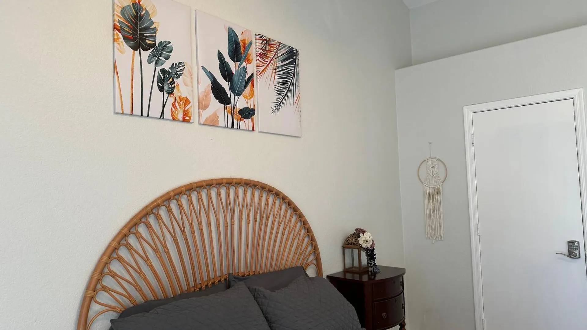 Dom wakacyjny Boho Haus - Three Bedrooms House In Las Vegas